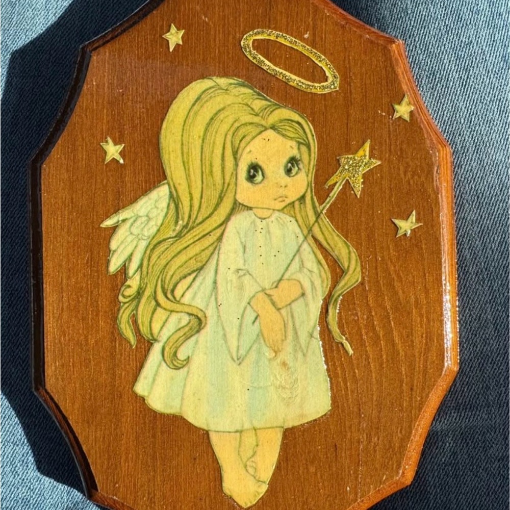Vintage Angel Plaque Artwork – Blonde & Gold
